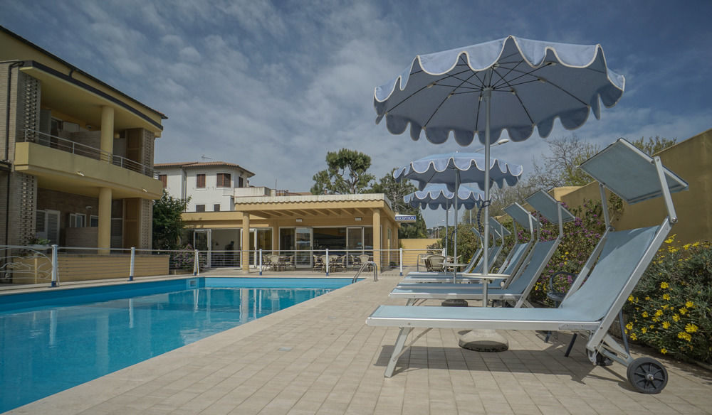 Hotel Residence Il Conero 2 Numana Exterior photo