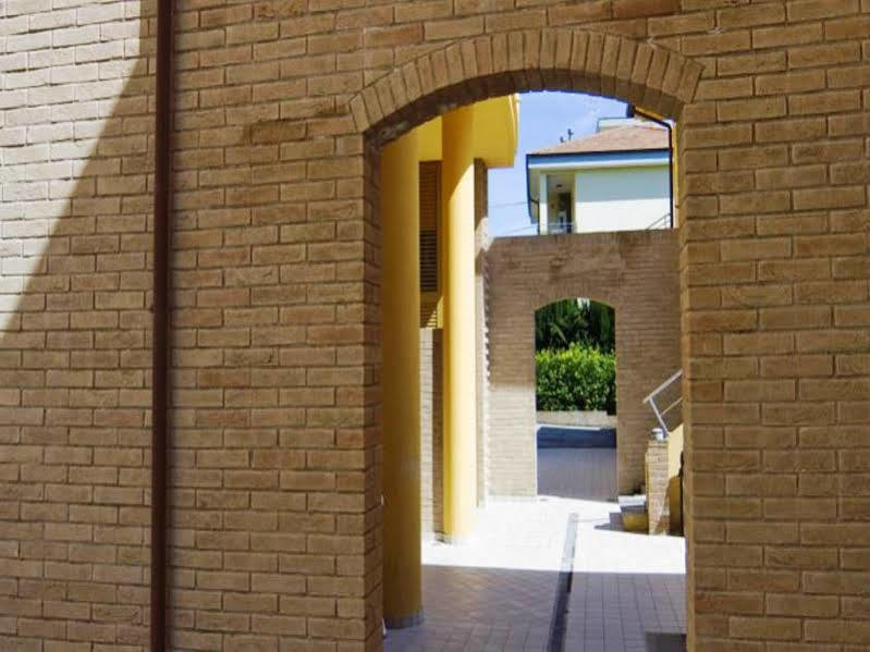 Hotel Residence Il Conero 2 Numana Exterior photo