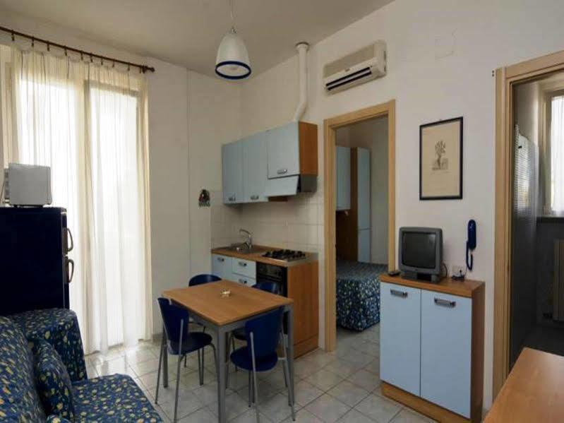 Hotel Residence Il Conero 2 Numana Exterior photo