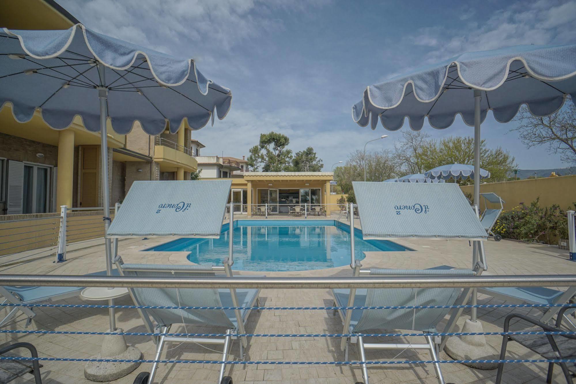 Hotel Residence Il Conero 2 Numana Exterior photo